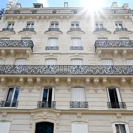 Bright Near The Champs-elysees شقة